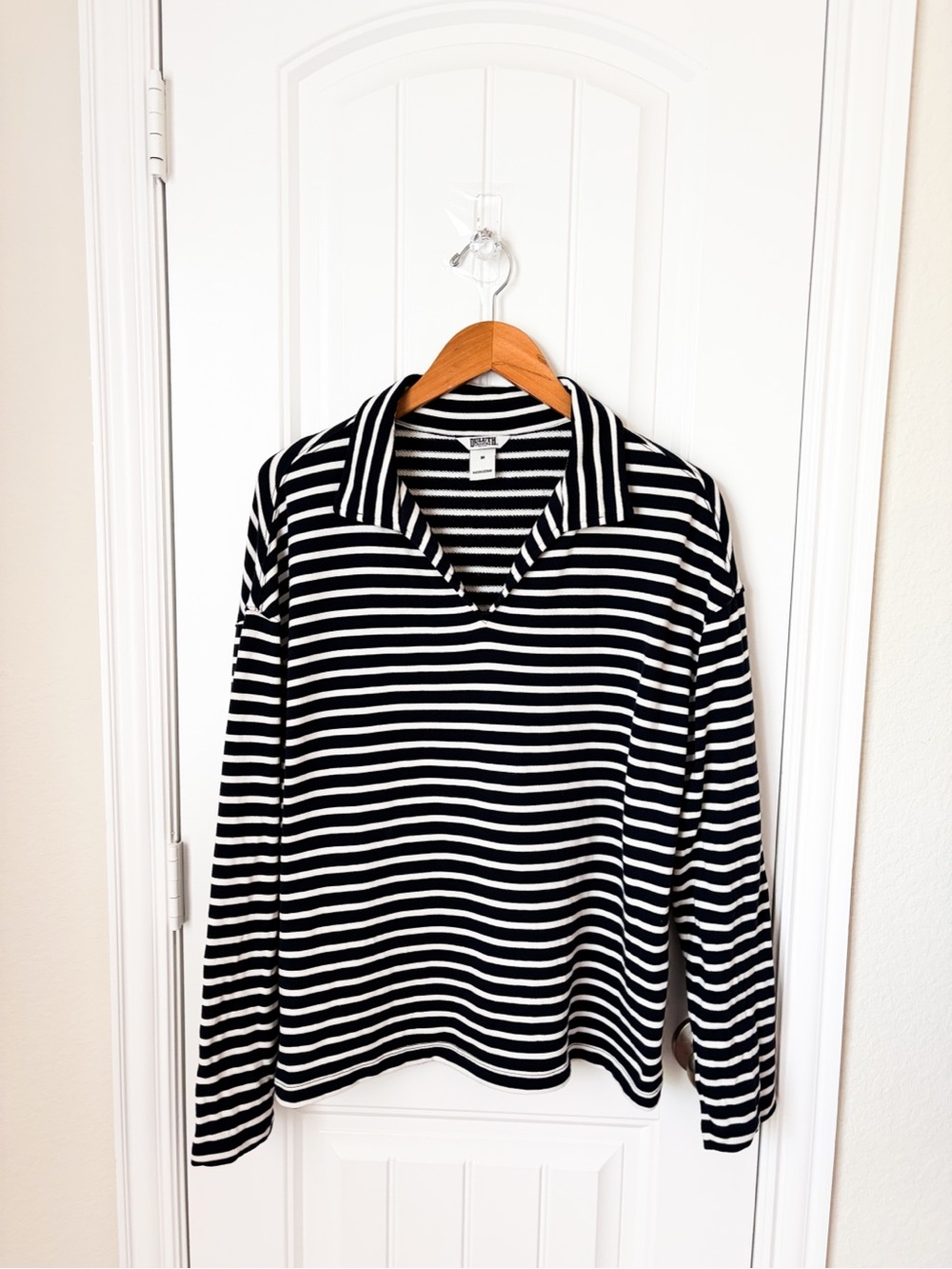 Duluth Trading Co Canal Park Terry Collared Long Sleeve Navy White Medium